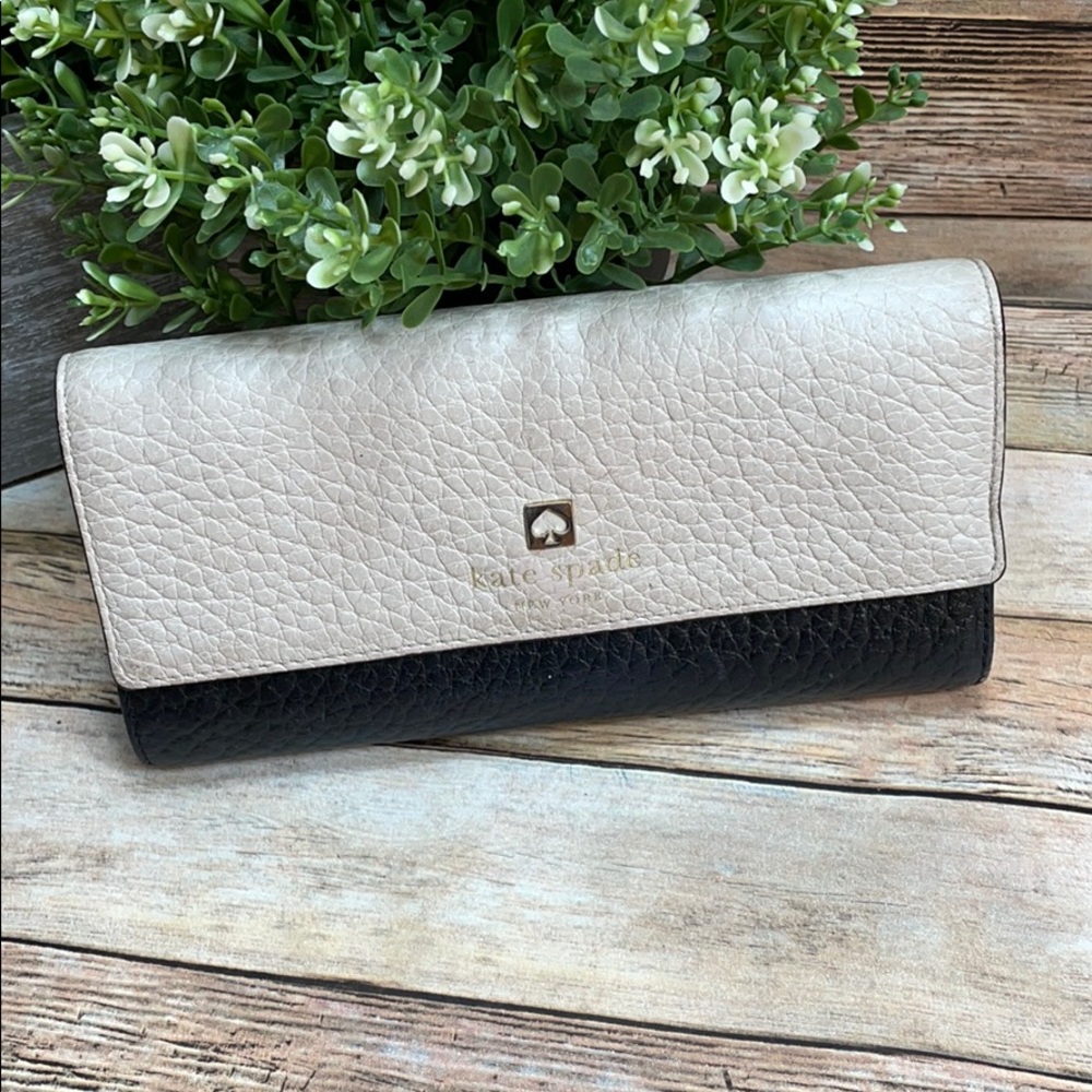 Kate Spade Wallet - Picture 15 of 15